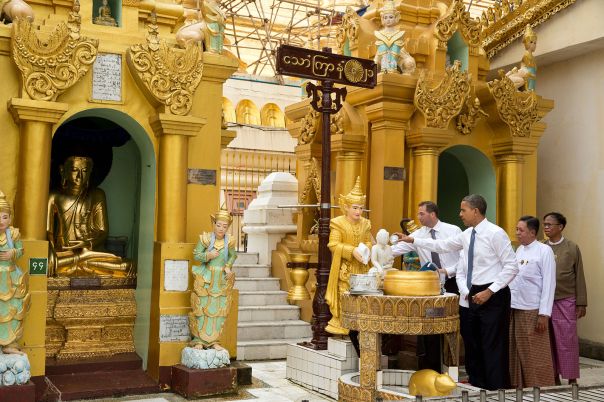 Barack_Obama_pours_water_over_Friday_Buddha